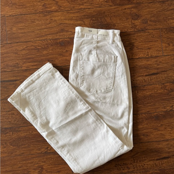 Judy Blue Denim - Judy Blue- NWT White Boot Cut Jeans